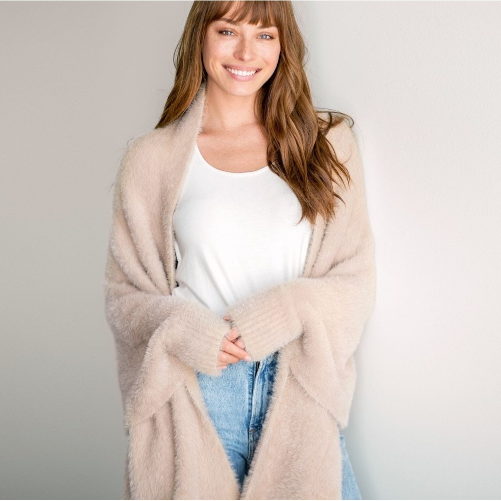 Mer-Sea Chalet Wrap Faux Fur Pocket Cardigan Sweater Beige One‎ Size NWT